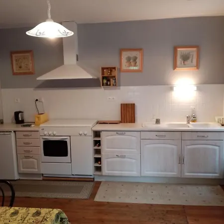 Les Cazelles Apartment *